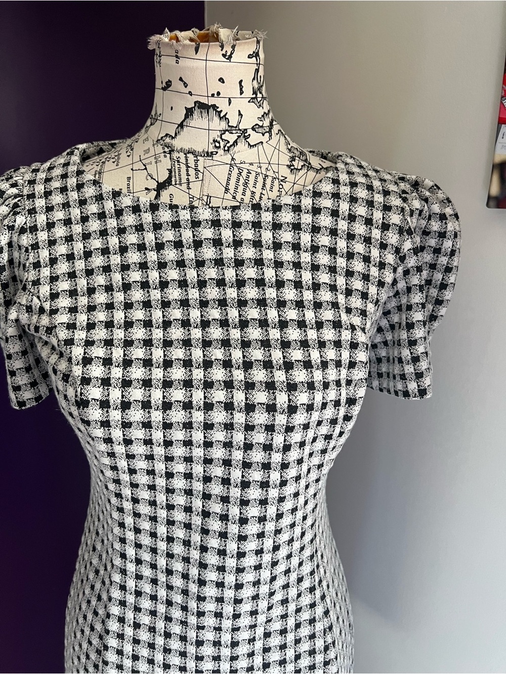 DKNY Black and White Houndstooth/Plaid Dress with Puff Sleeves - Picture 3 of 9